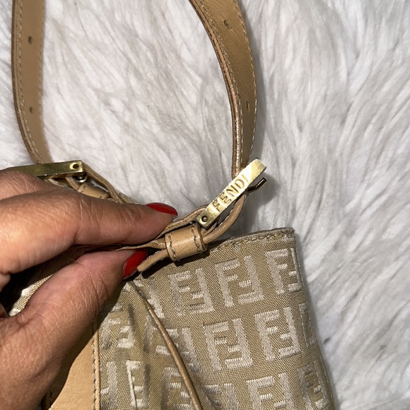 Vintage Fendi baguette - Picture 4 of 7